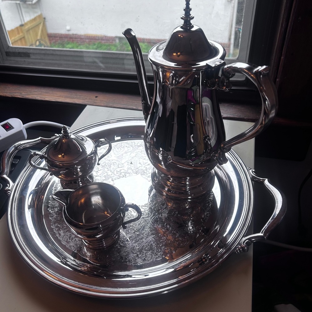 Oneida Silver Plate 4 Piece Tea Coffee Set with Engraved Round Serving Tray USA